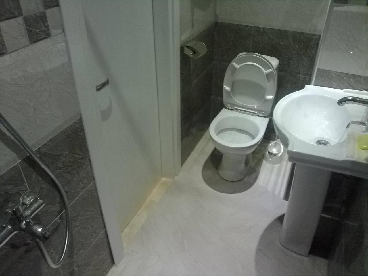 Apartment Face Batumi Eksteriør billede